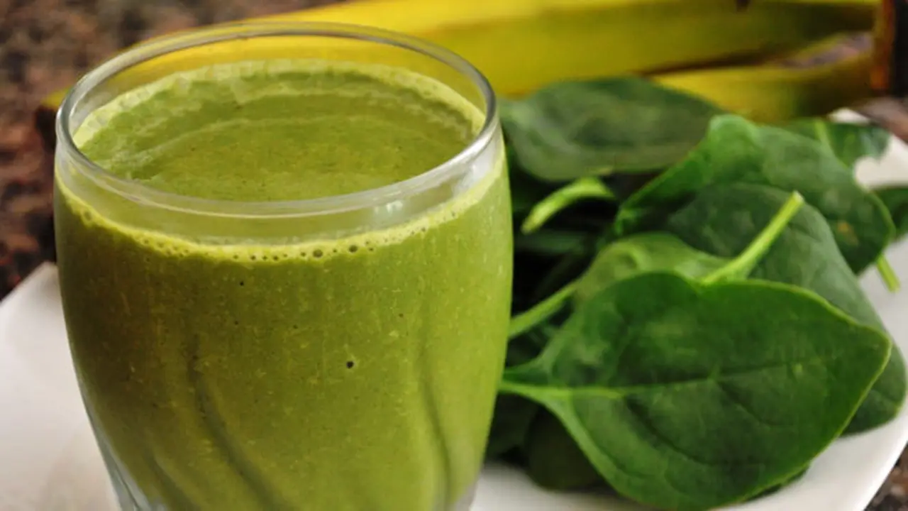 green-smoothie-130902b.jpg