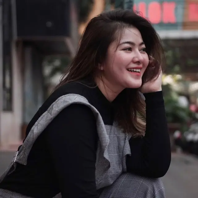 7 Potret Terbaru Sherin Tharia, Mantan Istri Zumi Zola yang Kini Tanpa Hijab