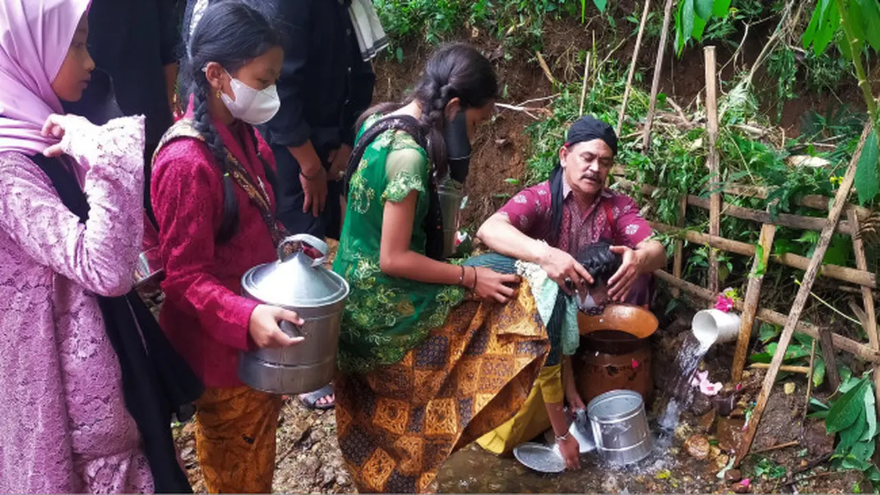 Mengenal Tradisi Tusuk Bumi dan Resik Dandang di Kota Batu