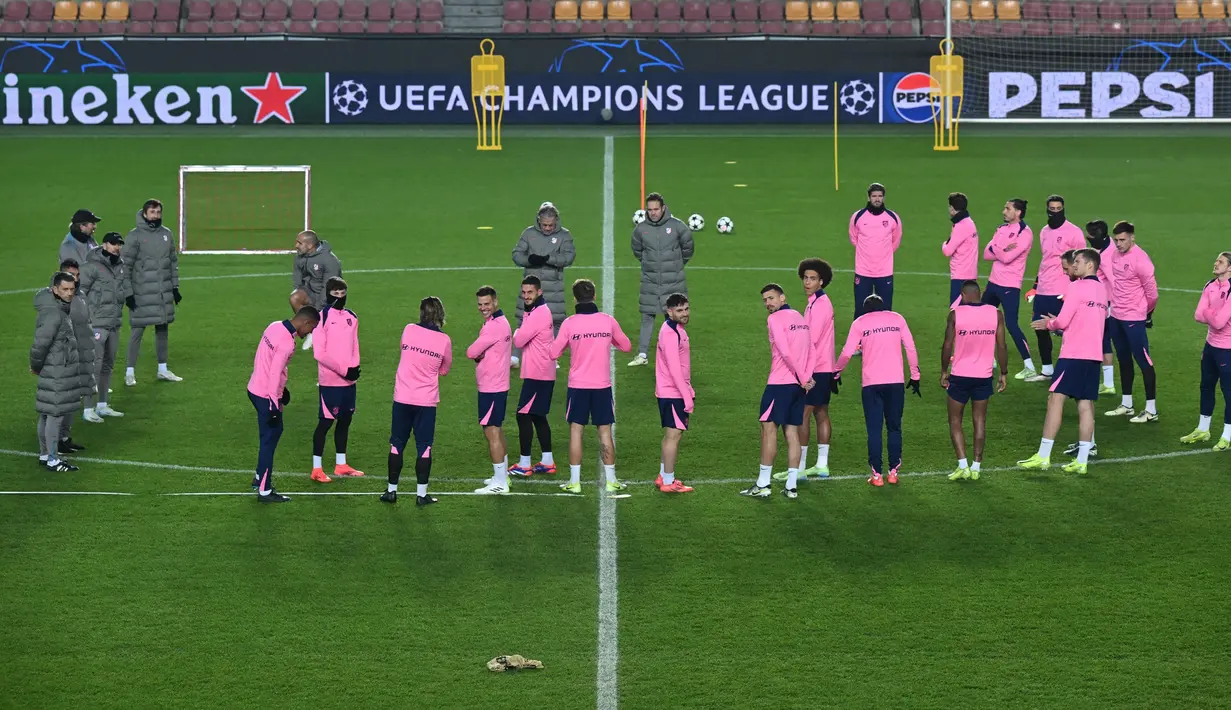 Laga Sparta Praha melawan Atletico Madrid akan berlangsung Rabu 27 November 2024 mulai pukul 00.45 dini hari WIB. Laga ini disiarkan secara live streaming di Vidio. (Michal Cizek/AFP)