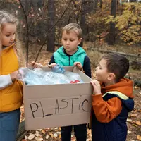 Di tengah isu perubahan iklim dan meningkatnya volume sampah global, peran generasi muda menjadi sangat penting. (foto/dok: freepik)