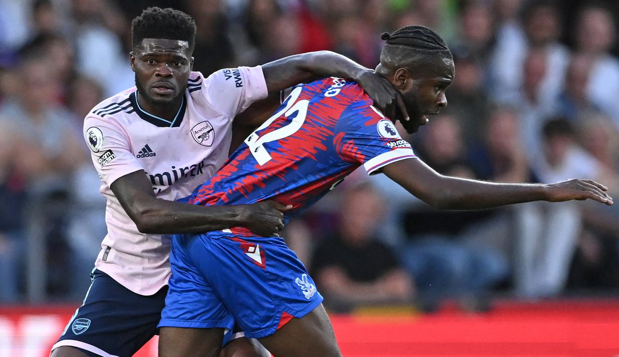 Arsenal saat ini berada di puncak klasemen sementara Premier League dengan koleksi 31 poin setelah 12 pertandingan. Partey menjadi salah satu pemain The Gunners dengan performa terbaik di lapangan. Arsenal belum pernah kalah dalam sembilan pertandingan saat Partey dipercaya untuk menjadi starter pada musim ini. (AFP/Justin Tallis)