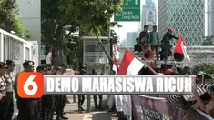 Kericuhan pecah saat polisi berusaha memadamkan api dari ban bekas, namun dihalang-halangi mahasiswa hingga terjadi saling dorong.