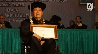 Putu Wijaya mendapat gelar Doktor Honoris Causa dari Institut Seni Indonesia (ISI) Yogyakarta.