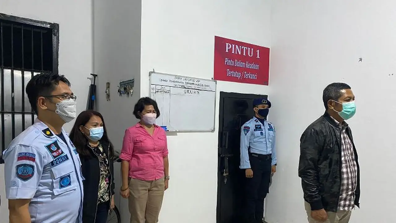Kakanwil Kemenkumham Sulut Haris Sukamto saat melakukan kunjungan, akhir pekan lalu.
