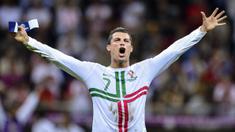 Pada perhelatan akbar Euro 2020 tahun ini, banyak sekali pemain senior yang akan saling unjuk gigi. Dengan nama bintangnya, mereka akan berjuang sekuat tenaga membela negaranya untuk memenangkan ajang empat tahunan ini. (Foto: AFP/Fabrice Coffrini)