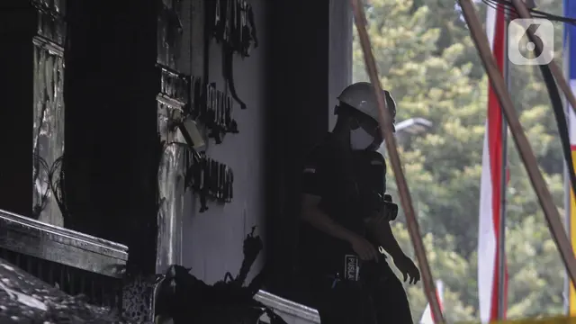FOTO: Puslabfor Mabes Polri Olah TKP Kebakaran Gedung Kejaksaan Agung
