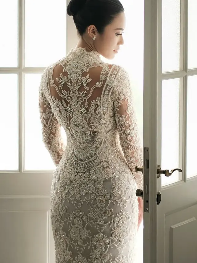 Pesona Winona Delany Resmi Menjadi Menantu Hotman Paris. [@fcgweddings]