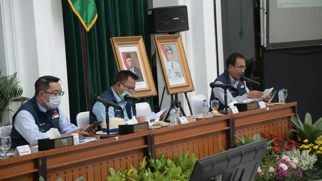 Gubernur Jawa Barat Ridwan Kamil tidak mengizinkan kerumunan massa saat perayaan pergantian tahun dan penyambutan baru 2021 mendatang, untuk menghindari peningkatan laju peningkatan Covid-19.