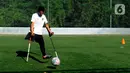 Pemain Timnas Amputasi Indonesia mengikuti latihan fisik jelang Piala Dunia Amputasi 2022 di Sports Club Serena Mansion, Jakarta Selatan, Selasa (5/7/2022). Mereka akan berlaga di Piala Dunia Sepak Bola Amputasi atau World Amputee Football Federation (WAFF) World Cup 2022 di Turki pada Oktober 2022. (merdeka.com/Arie Basuki)