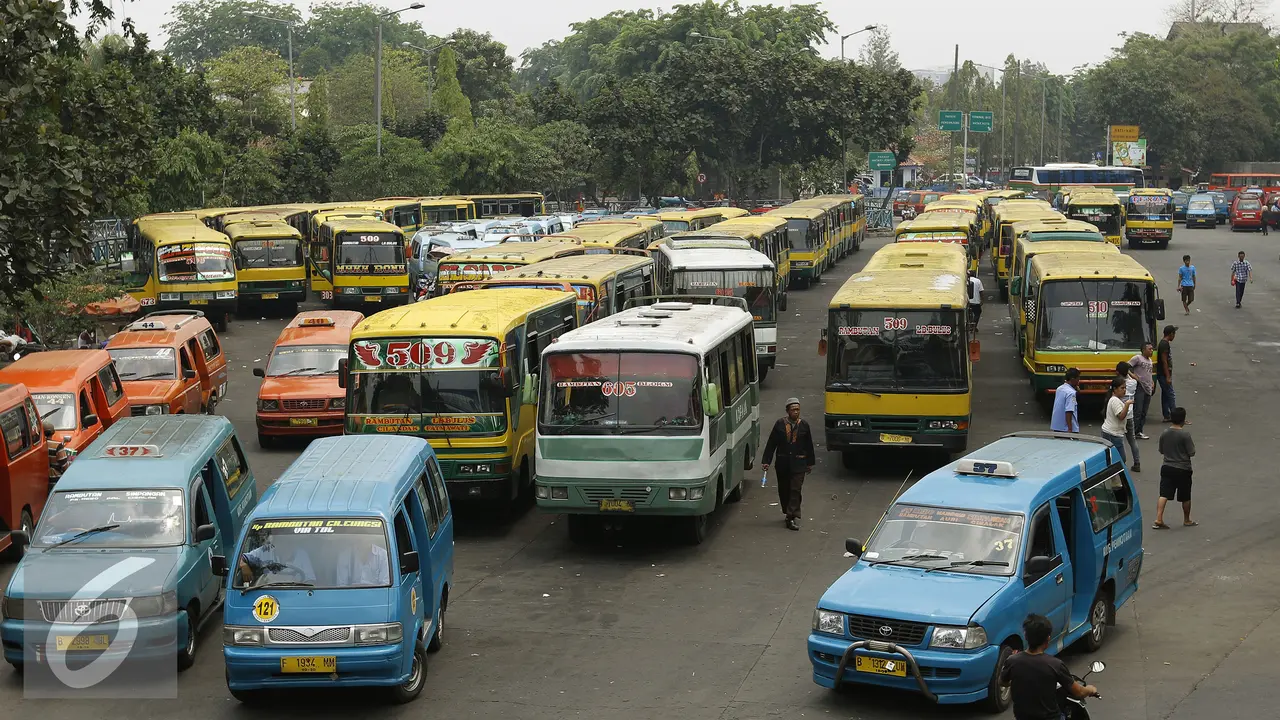 20151105-Terminal-Bus-Jakarta-Yoppy-Renato