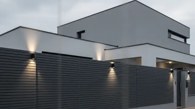 Gambar Fasad Rumah Minimalis dengan Pagar Horizontal