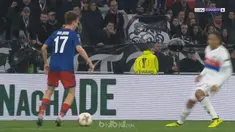 Aleksandr Golovin mencetak gol perdananya di kompetisi Eropa lewat sebuah saat mengantarkan CSKA Moscow lolos ke perempat final Li...