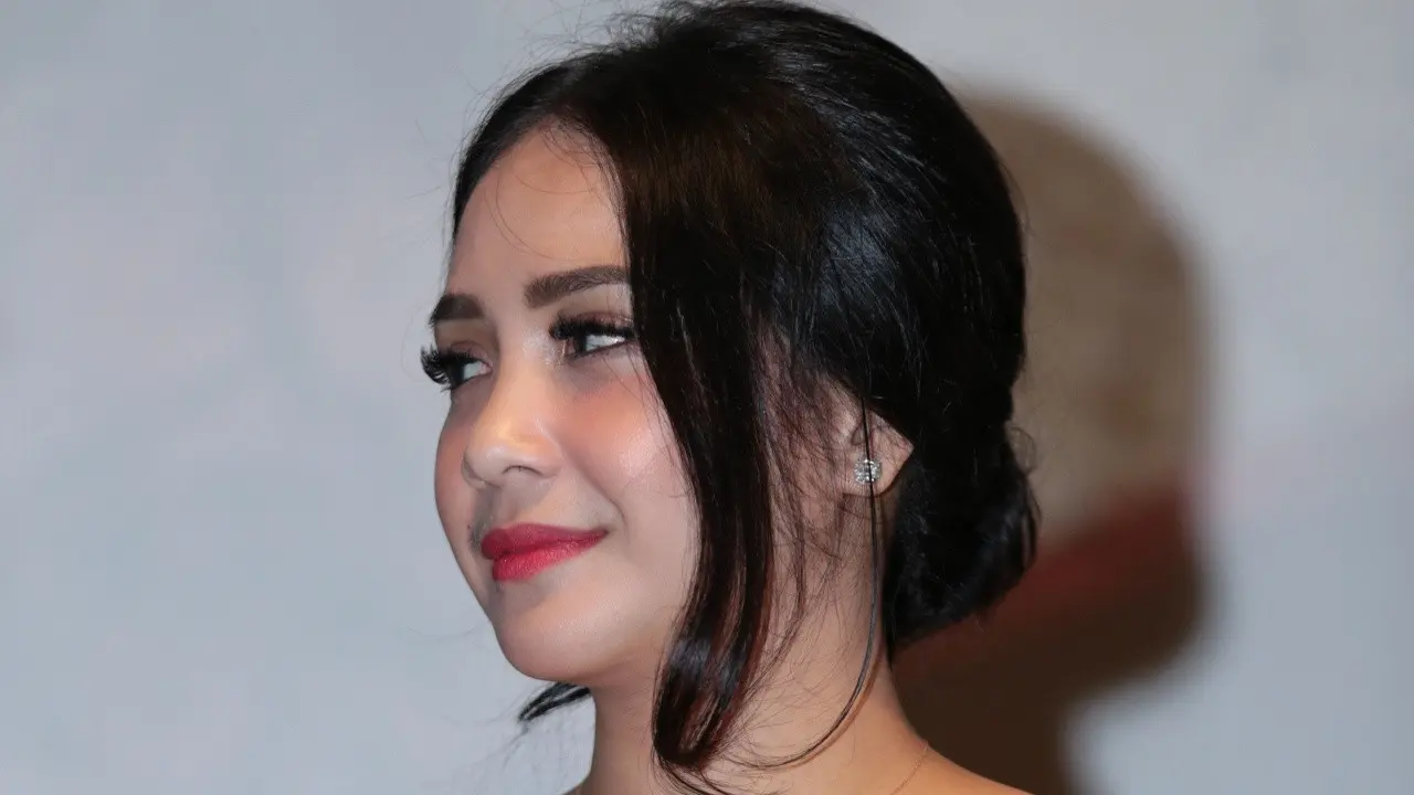 [Bintang] Nagita Slavina
