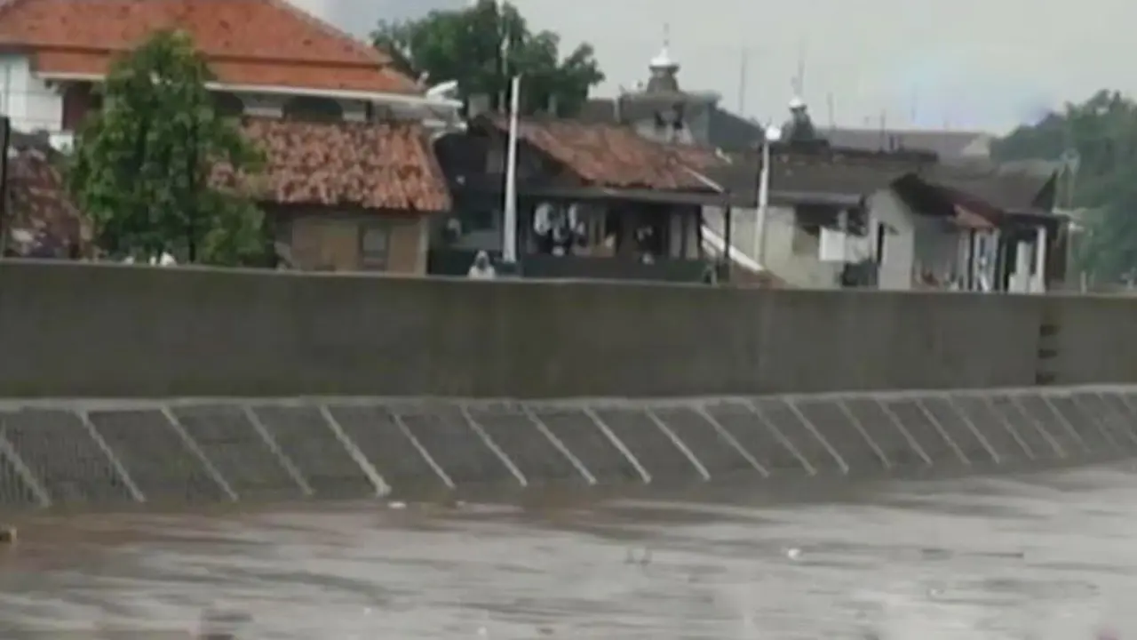 Segmen 2: Permukaan Air Ciliwung Meningkat hingga Prediksi Cuaca