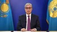 Ups, Pemerintah Kazakhstan Edit Foto Presidennya Supaya Keliatan Awet Muda