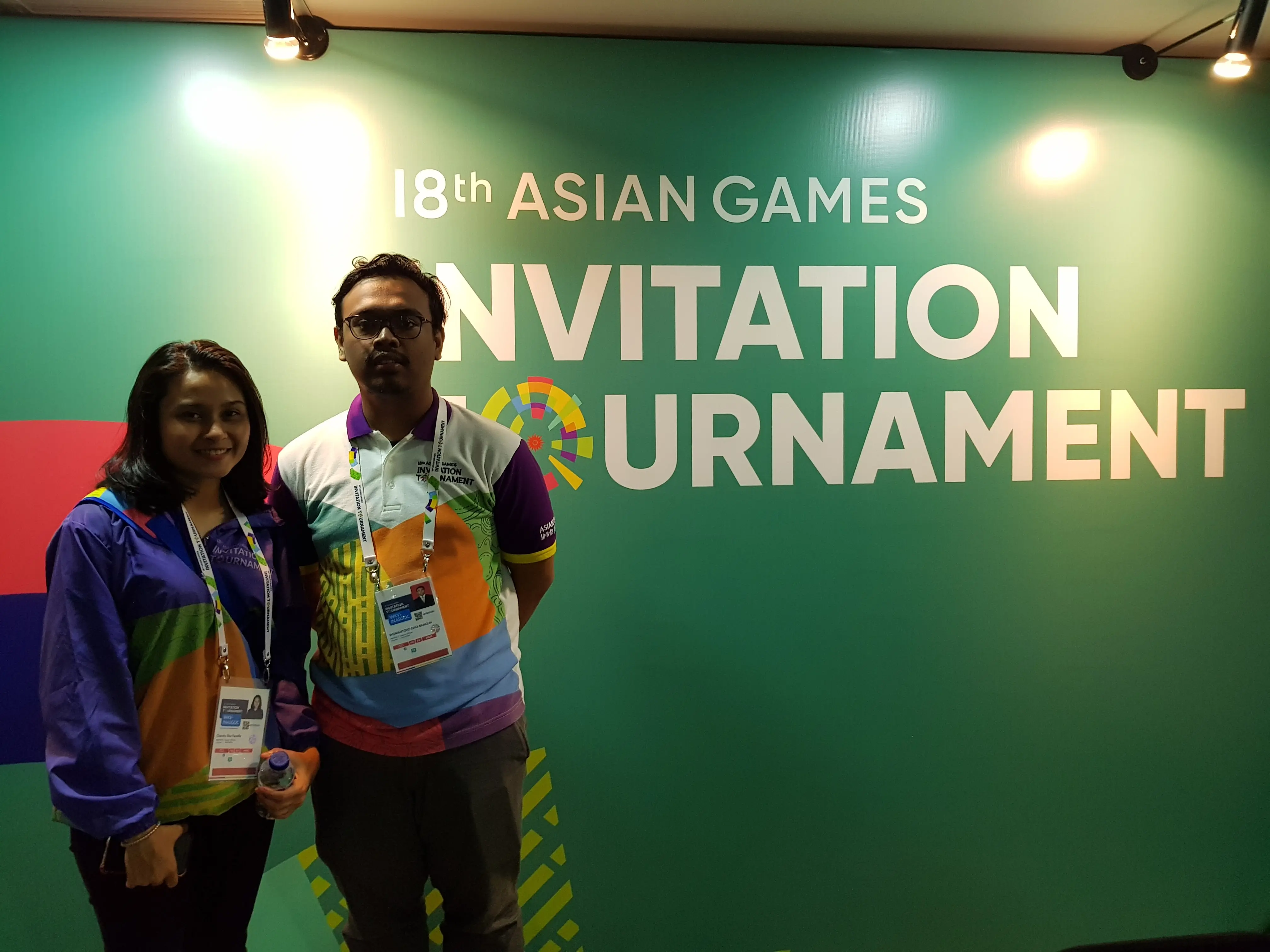 Tak bisa dimungkiri kalau keberhasilan penyelenggaraan test event Asian Games 2018 juga berada di tangan para volunteer. (Bola.com/Zulfirdaus Harahap)