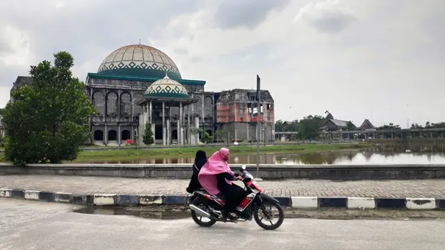 Suasana di kampus UIN Suska Pekanbaru setelah rektorat menutup akses untuk mahasiswa dan karyawan.