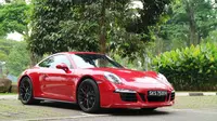 Liputan6.com mendapat kesempatan untuk menjalan Porsche 911 Carrera GTS di Singapura. 