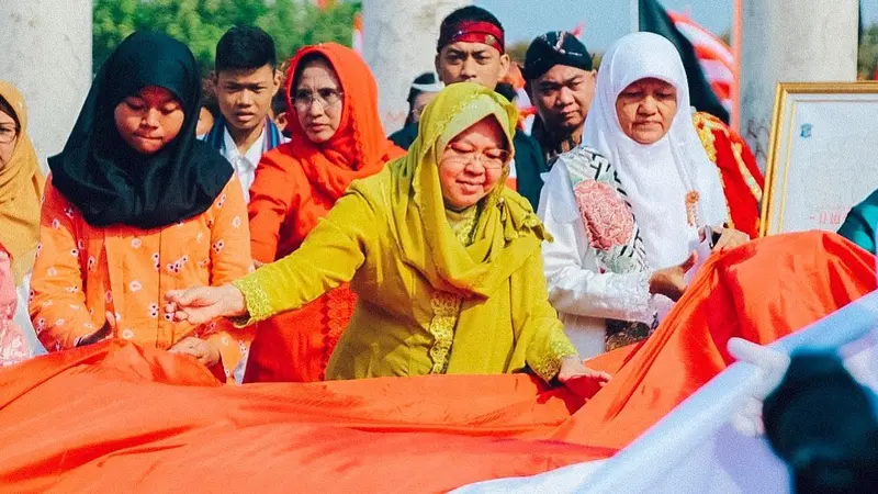 Bentangkan Bendera 2000 Meter, Ini 7 Momen Seru Sumpah Merah Putih