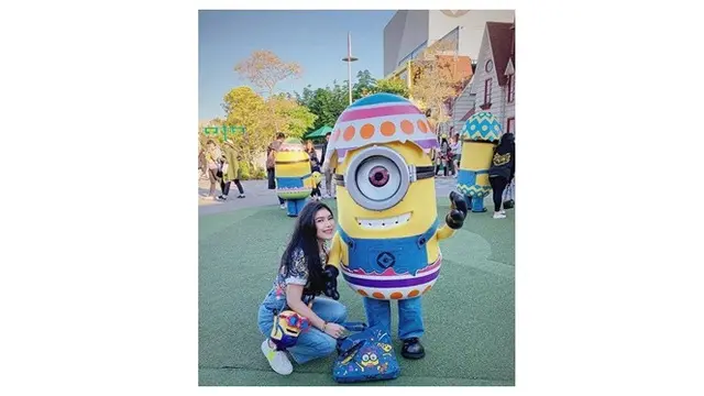 7 Potret Gaya Kasual Rica Andriani, Cantik dan Memesona