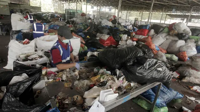 DBS Indonesia dan Waste4Change Berikan Edukasi Literasi Keuangan Pelaku Persampahan