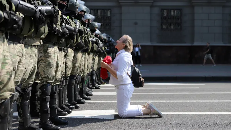 FOTO: Puluhan Ribu Demonstran Tuntut Presiden Belarusia Mundur