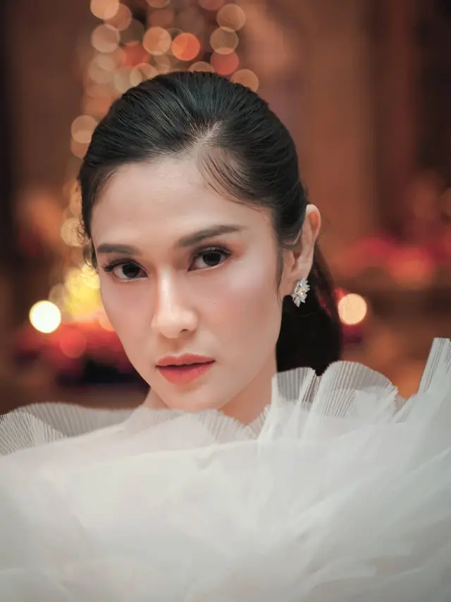 7 Gaya Dian Sastro Dalam Festival Film Makau 2019, Ada Foto Bareng Yoona SNSD
