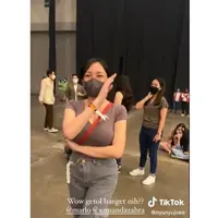Momen Amanda Zahra terciduk nonton konser LANY bareng Marlo. (Sumber: TikTok/nyunyujoea)