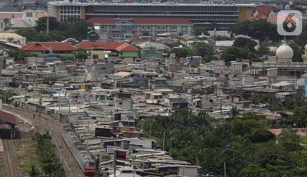 Anggota Dewan Perwakilan Rakyat Daerah (DPRD) Provinsi DKI Jakarta dari Fraksi PDI Perjuangan, Wa Ode Herlina menyarankan Pemprov DKI Jakarta untuk memperbanyak pemasangan hidran di permukiman padat penduduk. (Liputan6.com/Angga Yuniar)