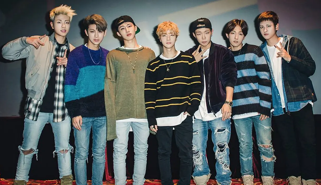 Donghyuk berjanji akan membuat para ikonics bergembira dan berlompat-lompat bersama iKON. D.I menyarankan agar ikonics bersorak-sorai dengan meriah saat konser berlangsung. (Foto: soompi.com)