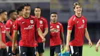 Dua pemain naturalisasi baru Timnas Indonesia, Miliano Jonathans dan Mauro Zijlstra terlihat sudah mengikuti official training (latihan resmi) jelang FIFA Matchday melawan Chinese Taipie di Stadion Gelora Bung Tomo, Surabaya, Kamis (04/09/2025). (Bola.com/Abdul Aziz)