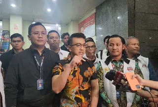 Jubir Tim Pemenangan (TPN) Ganjar Pranowo-Mahfud MD, Aiman Witjaksono usaia diperiksa polisi. (Bachtiarudin Alam/Merdeka).