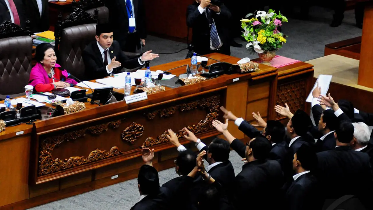 Aksi Anarkis Anggota DPR Baru di Sidang Paripurna