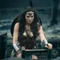 Setelah puluhan tahun melihat superhero berjenis kelamin laki-laki, tahun ini kamu bisa melihat seorang pahlawan wanita. Princess Diana of Themyscira, Daughter of Hippolyta alias Wonder Woman siap menghibur! (Warner Bros)