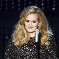 Adele merasa belum perlu untuk melakukan pernikahan dengan sang kekasih meski telah memiliki anak. (AFP/Bintang.com)
