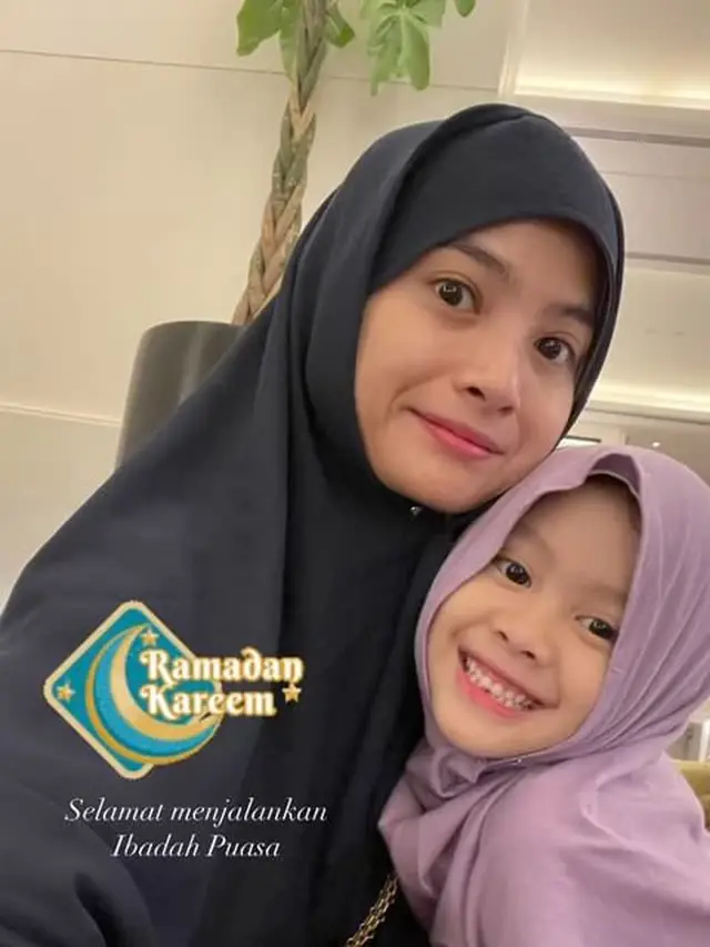 7 Potret Acha Septriasa Jalani Ramadhan dengan Ibadah Umrah