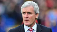 Hughes: Dewi Fortuna di Balik Kemenangan Stoke Atas MU
