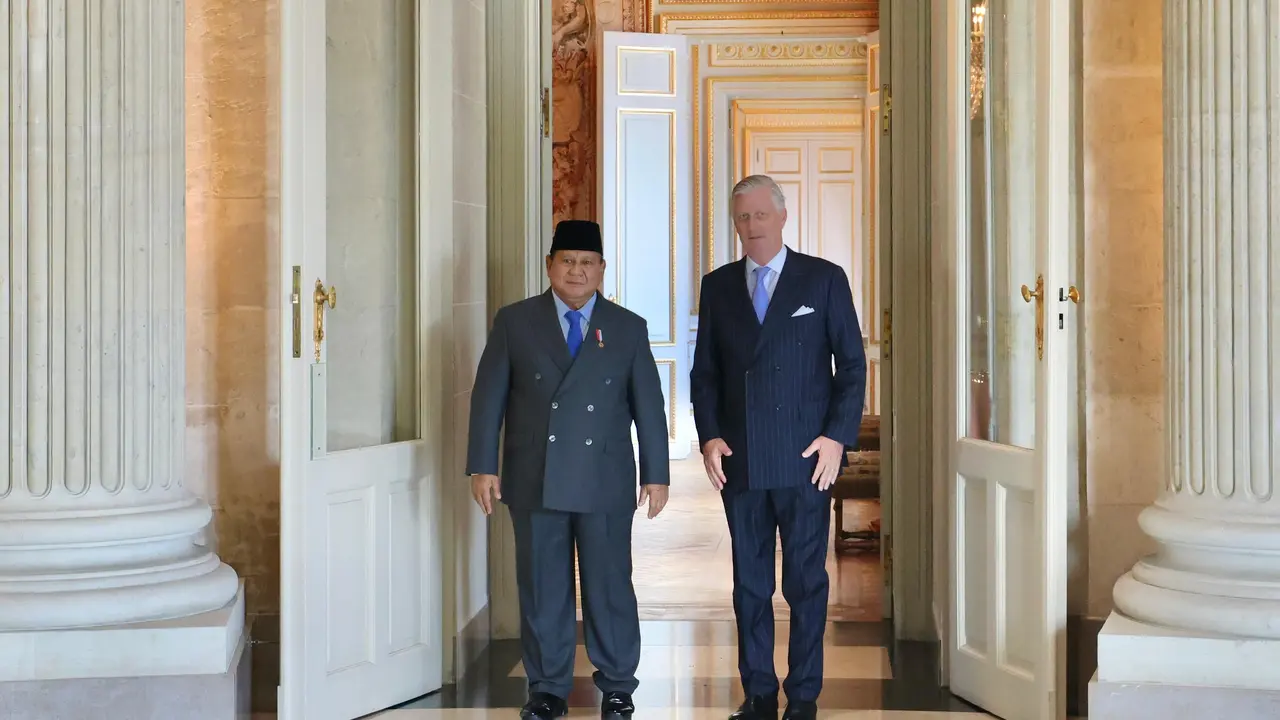 Presiden Prabowo Subianto melakukan pertemuan dengan Raja Belgia, Raja Philippe, di Istana Laeken pada Minggu sore, 13 Juli 2025. Kedatangan Prabowo disambut langsung oleh Raja Philippe di halaman Istana Laeken. (Foto: Biro Pers Sekretariat Presiden)