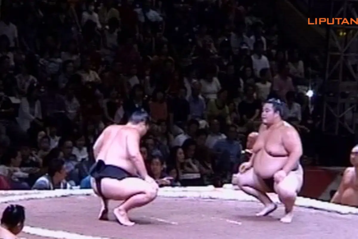 kejuaraan-sumo-130824c.jpg