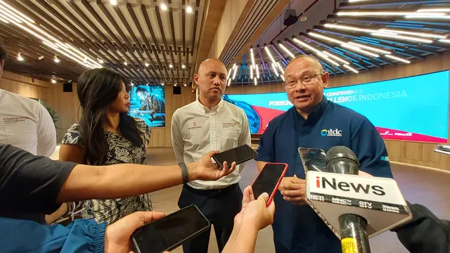 Direktur Operasi ITDC Troy Warokka dalam konferensi pers  Porsche Sprint Challenge Indonesia yang akan berlangsung di Mandalika, di Jakarta, Kamis (30/11/2023).