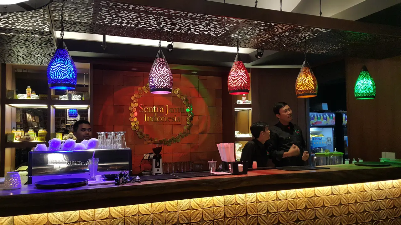 Melipir ke Kafe Jamu di Sentra Jamu Indonesia