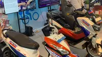 Honda Vario 110 dan Yamaha Nmax yang disulap jadi motor listrik oleh Motoriz. (Liputan6.com/Khizbulloh Huda)