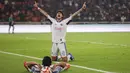 Pemain Arema FC, Betinho melakukan selebrasi usai meraih pertandingan Persija Jakarta vs Arema FC BRI Super League pekan ke-20 yang berlangsung di Stadion Utama Gelora Bung Karno, Minggu (8/2/2026) malam WIB. (Bola.com/Abdul Aziz)