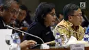 Menteri Keuangan Sri Mulyani saat mengikuti rapat kerja bersama Komisi XI, di Kompleks Parlemen, Senayan, Jakarta, Rabu (16/1). Rapat kerja beragendakan membahas perekonomian tahun 2019.( Liputan6.com/JohanTallo)