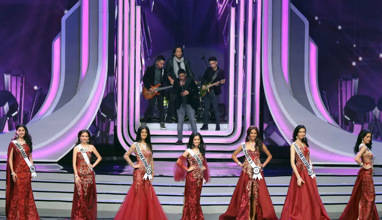 Selain Iris Mittenaere, terdapat juga beberapa penampilan dari para penyanyi, baik dari Indonesia maupun penyanyi Internasional. Hadir nama Andien, band Ungu, Anji, Daniel Powter, dan lainnya turut meramaikan malam bersejarah itu.(Nurwahyunan/Bintang.com)