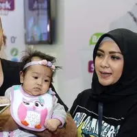 Enam selebriti ini sempat cerai, namun karena berbagai alasan memilih untuk rujuk. Siapa saja mereka?