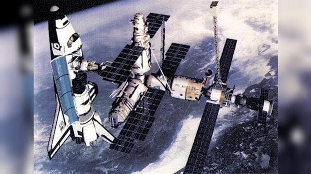 29 6 1995 Pesawat Ulang Alik As Gandeng Stasiun Angkasa Rusia Global Liputan6 Com