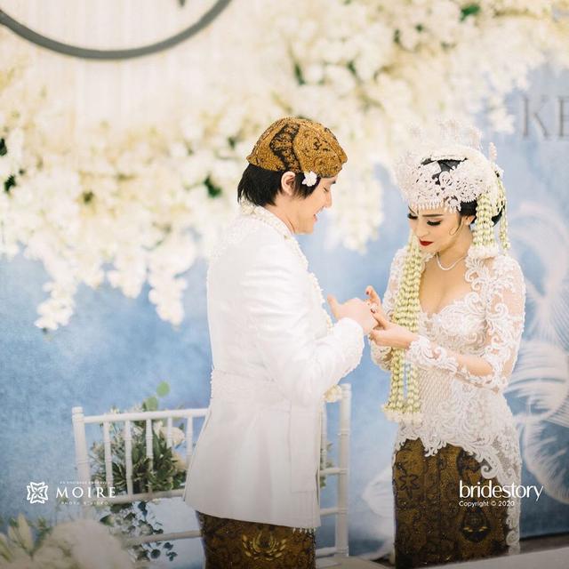 6 Potret Pernikahan Kevin Aprilio dan Vicy Melanie, Hanya Dihadiri Keluarga