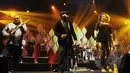 Chaka Khan dan Incognito bersama band beraksi di atas panggung Java Jazz Festival 2015 di JIExpo, Jakarta, Sabtu (7/3). Ajang musik jazz tahunan itu berlangsung tiga hari dengan tema "Exploring Indonesia".(Liputan6.com/Faizal Fanani)